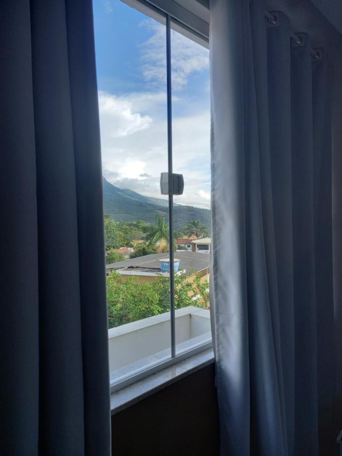 Encanto Montanhas Hotel *